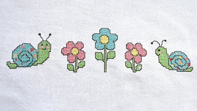 ponto cruz infantil feminino para toalha de boca