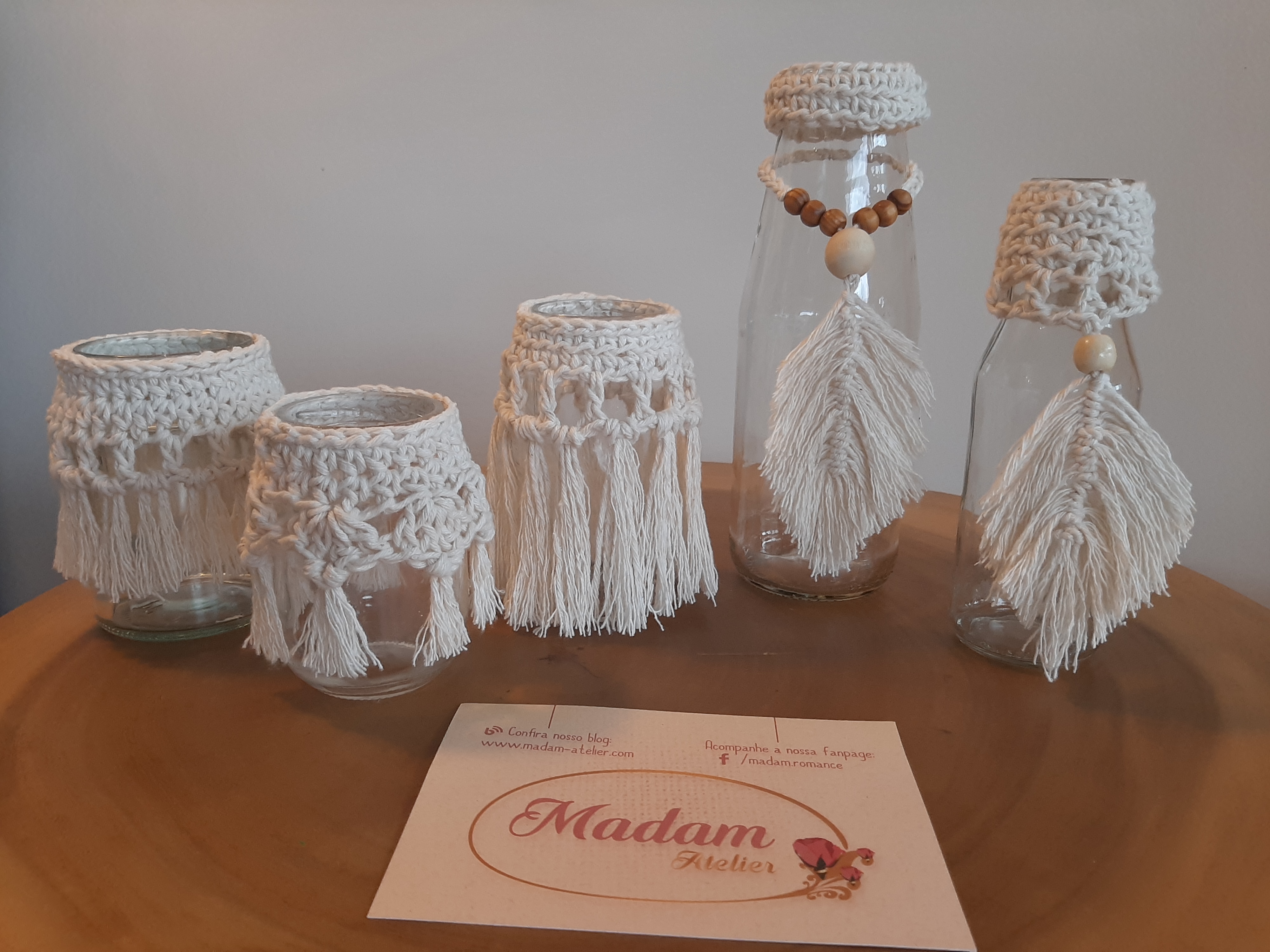 potes de vidro decorados com croche