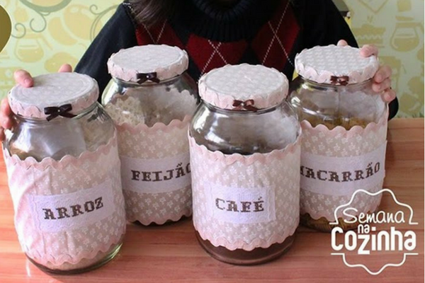 potes de vidro decorados com tecido