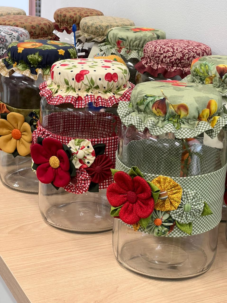 Guia Completo: Como Fazer Decoupage em Potes de Vidro com Tecido