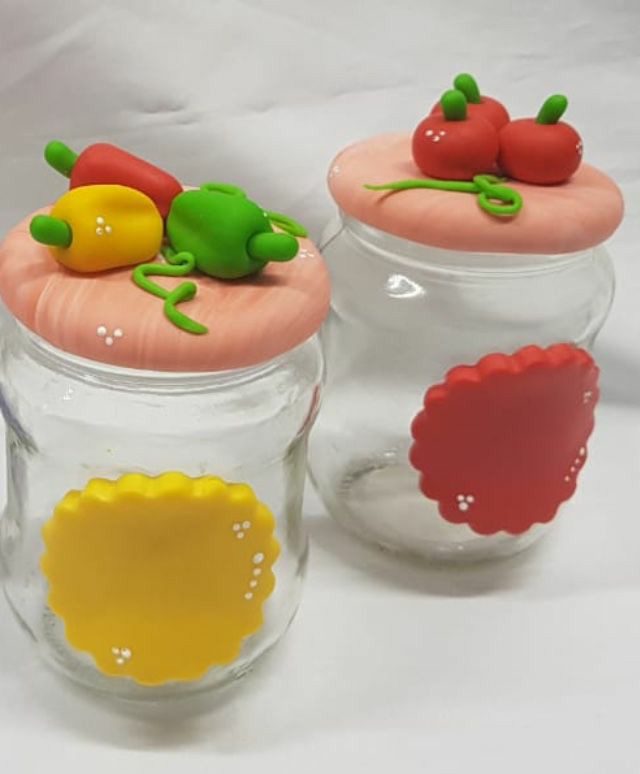 Inspiração Farmhouse: Decorando a Cozinha com Potes de Cerâmica e Porcelana