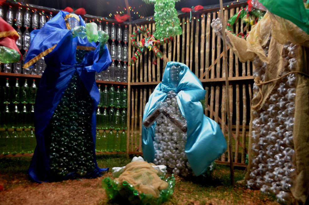 Transforme Garrafas PET em um Presépio de Natal Incrível: Passo a Passo Detalhado