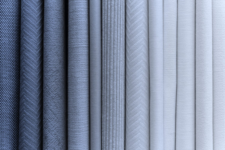 erros comuns ao escolher tecido barato para cortinas