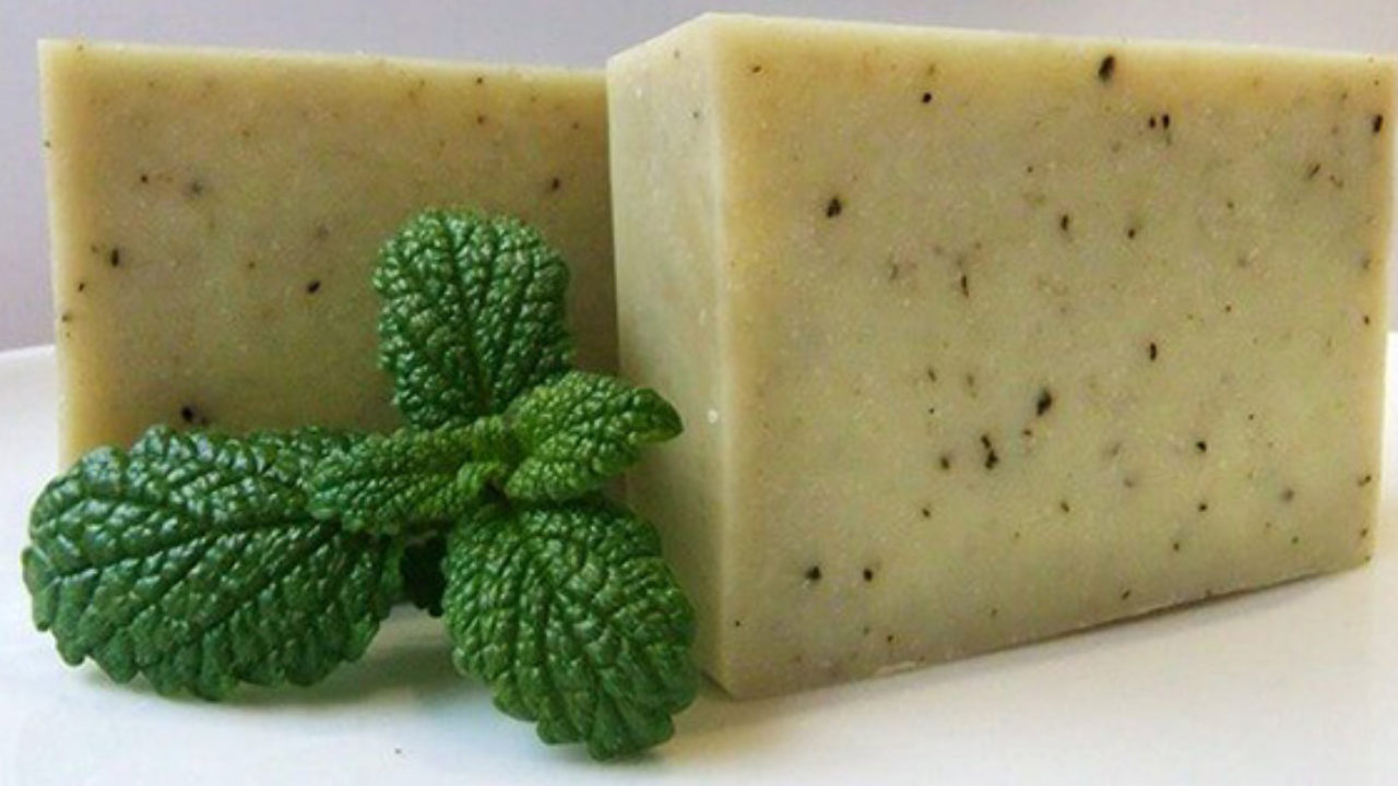 Como Escolher os Melhores Óleos Essenciais para Sabonetes Artesanais