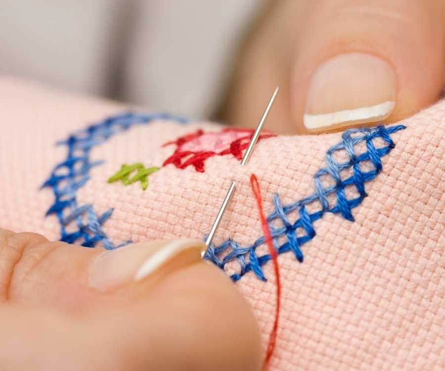 5 ideias de títulos:
1. Guia Completo de Riscos para Bordar à Mão: Encontre o Seu Estilo
2. Riscos de Bordado para Iniciantes: Comece com o Pé Direito
3. Explore a Criatividade: Temas de Riscos para Bordar que Inspiram
4. Técnicas de Transferência de Riscos: Do Papel ao Tecido Perfeito
5. Onde Baixar e Comprar Riscos de Bordado: Fontes Confiáveis