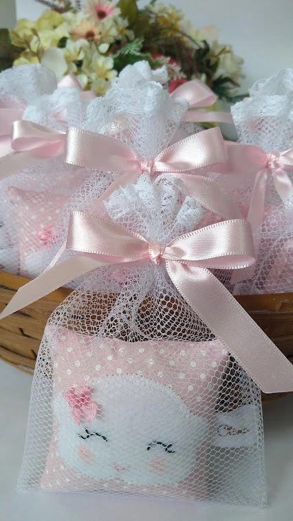 Sachê Perfumado vs. Outras Lembrancinhas de Maternidade: Qual Escolher?