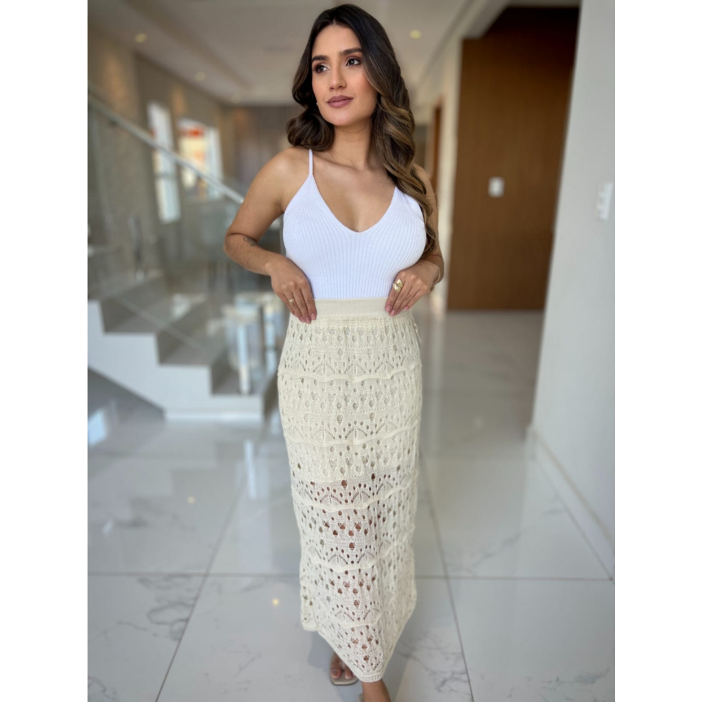 Saia longa de crochê com franjas