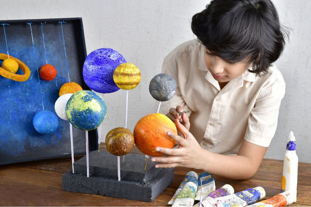 maquete sistema solar para feira de ciências