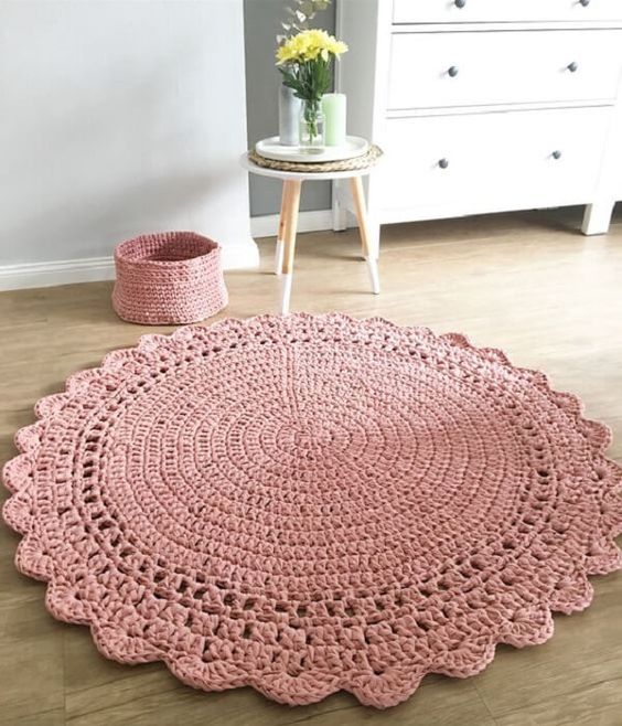 tapete de crochê oval com gráfico