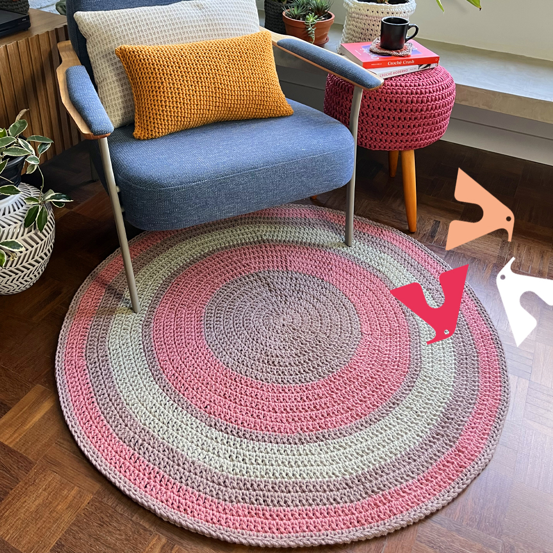 5 ideias de títulos: 1. Tapete de Crochê Circular: Guia Completo para Iniciantes. 2. 10 Modelos Incríveis de Tapetes de Crochê com Círculos. 3. Como Fazer um Tapete de Crochê Perfeito: Dicas Essenciais. 4. Tapetes de Crochê Coloridos: Aproveite suas Sobras de Fio. 5. Decoração com Crochê: Crie seu Tapete de Círculos Únicos.