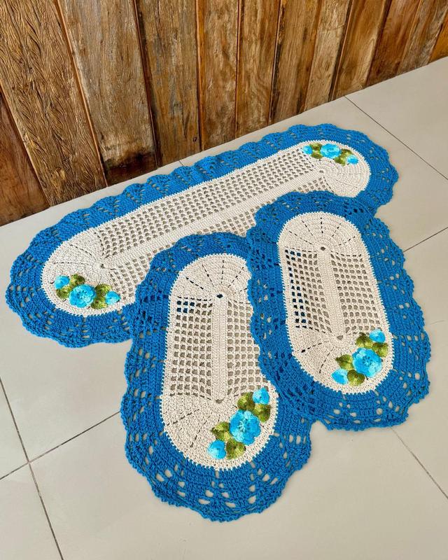 diferenças tapete croche oval flores rasteiras e relevo