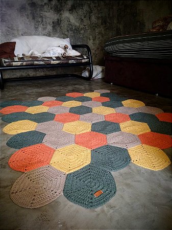 Tendências de Tapetes de Crochê 2026: O Formato Quadrado e Outras Novidades