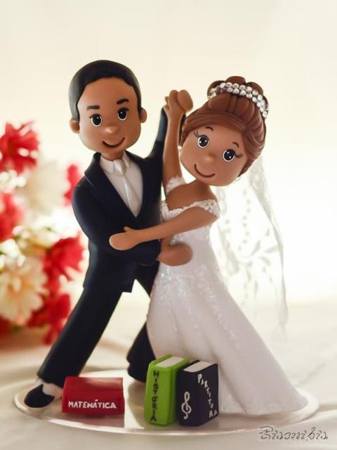 topo de bolo casal apaixonado