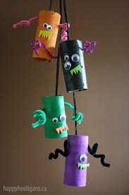 ideias de artesanato de halloween para crianças com sucata