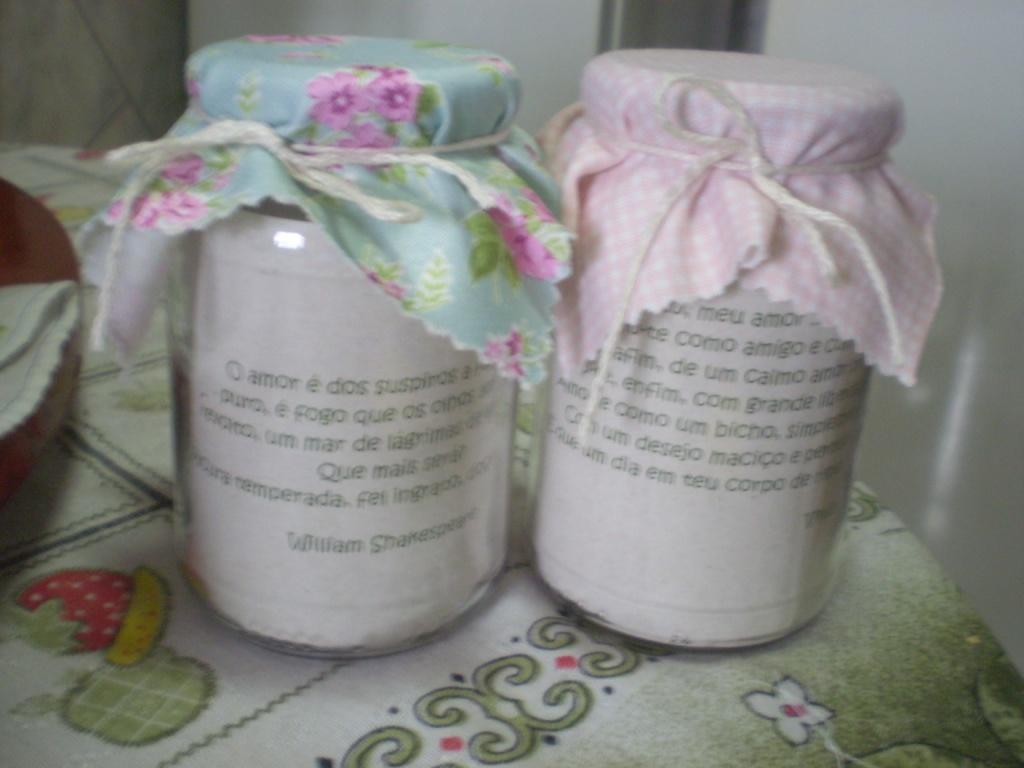 Estilo Rústico na Decoração: Potes de Vidro com Juta e Renda