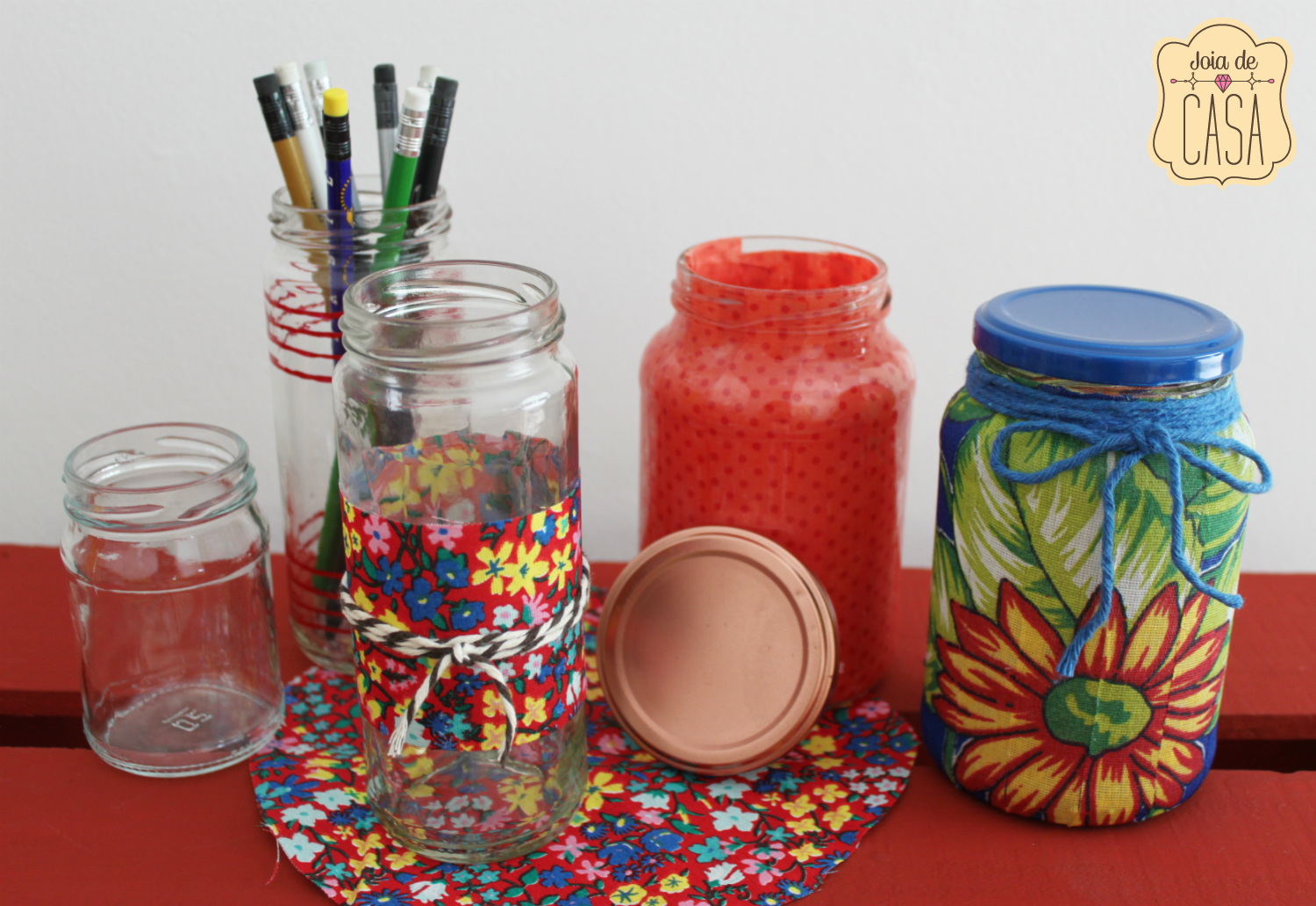 Estilo Rústico na Decoração: Potes de Vidro com Juta e Renda