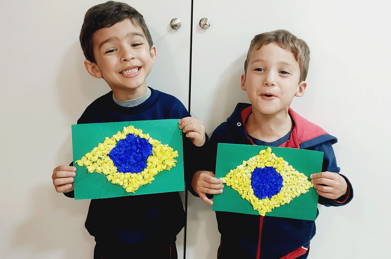 artesanato com papel bandeira do Brasil