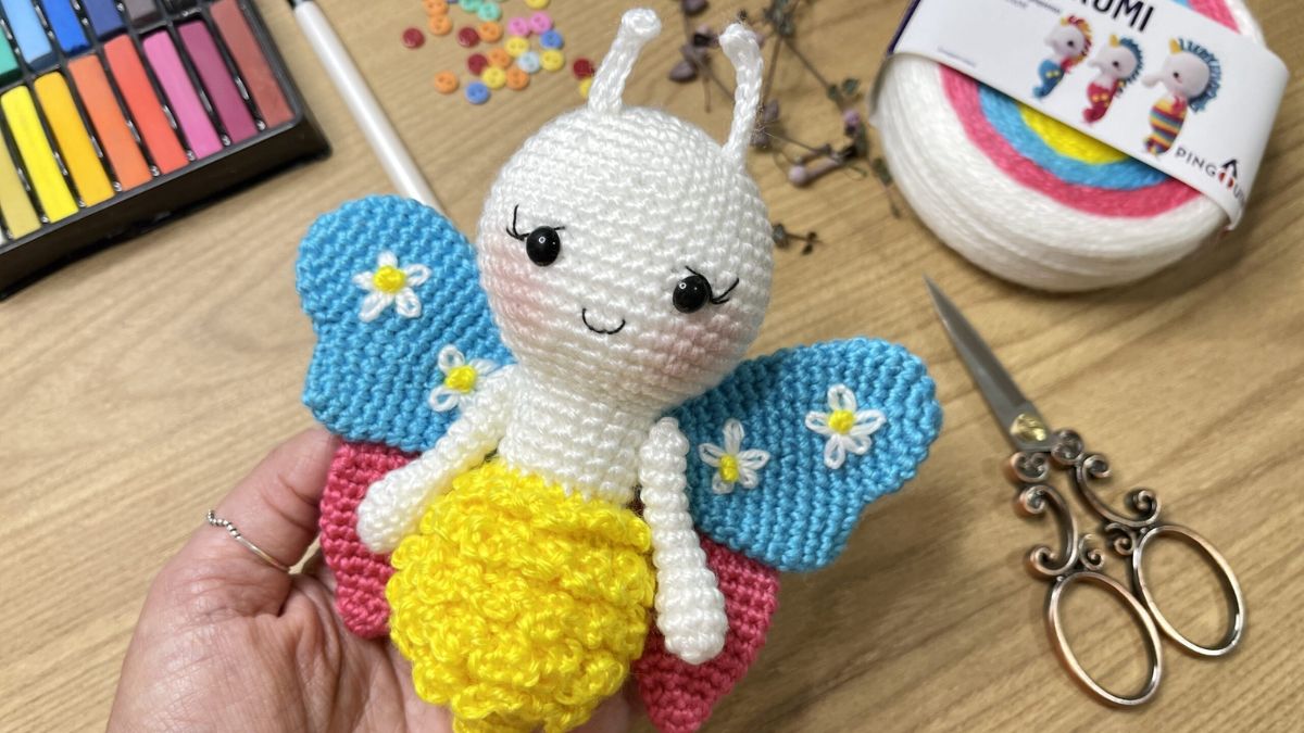 borboleta amigurumi móbile