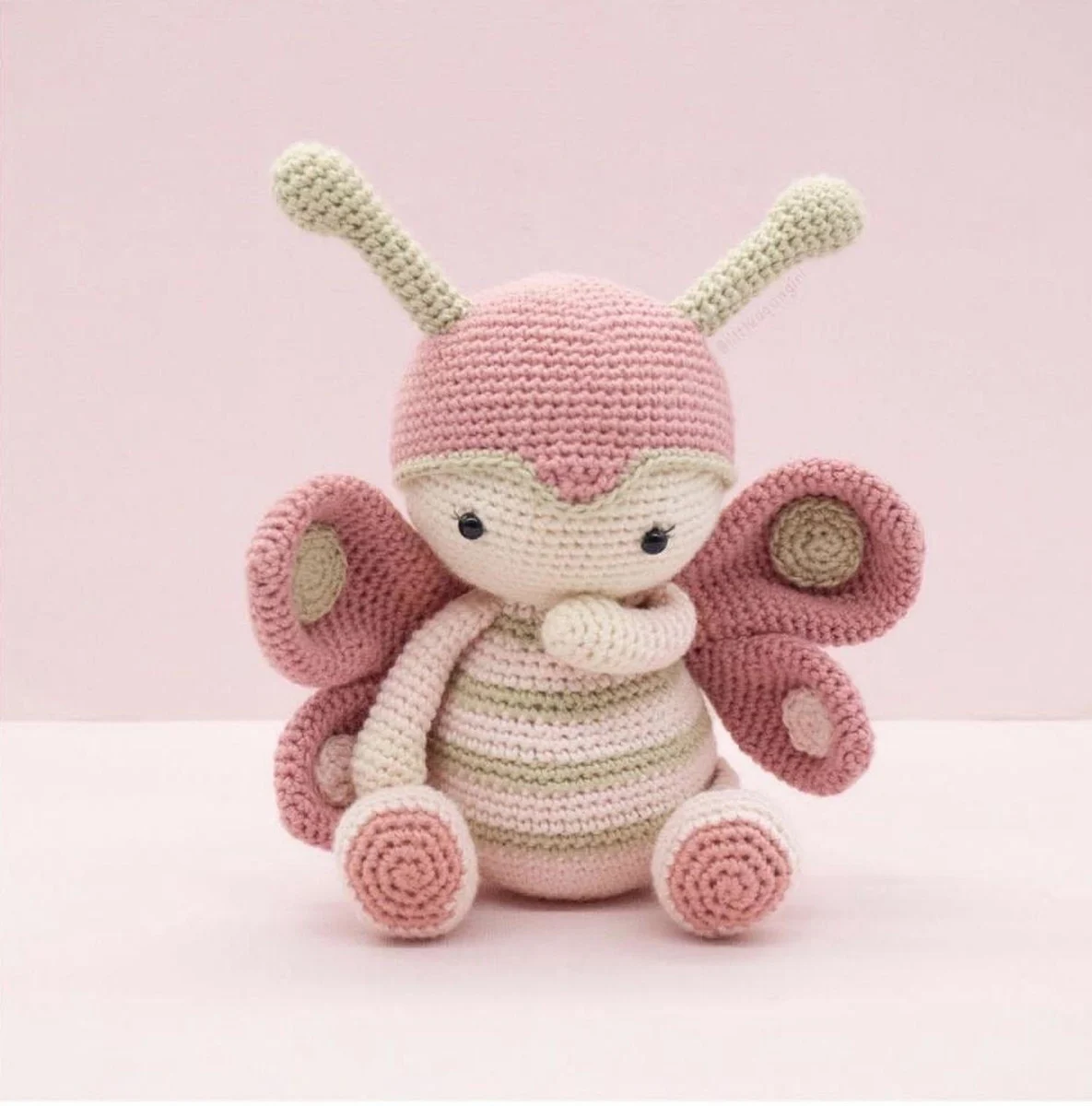 borboleta amigurumi decoração