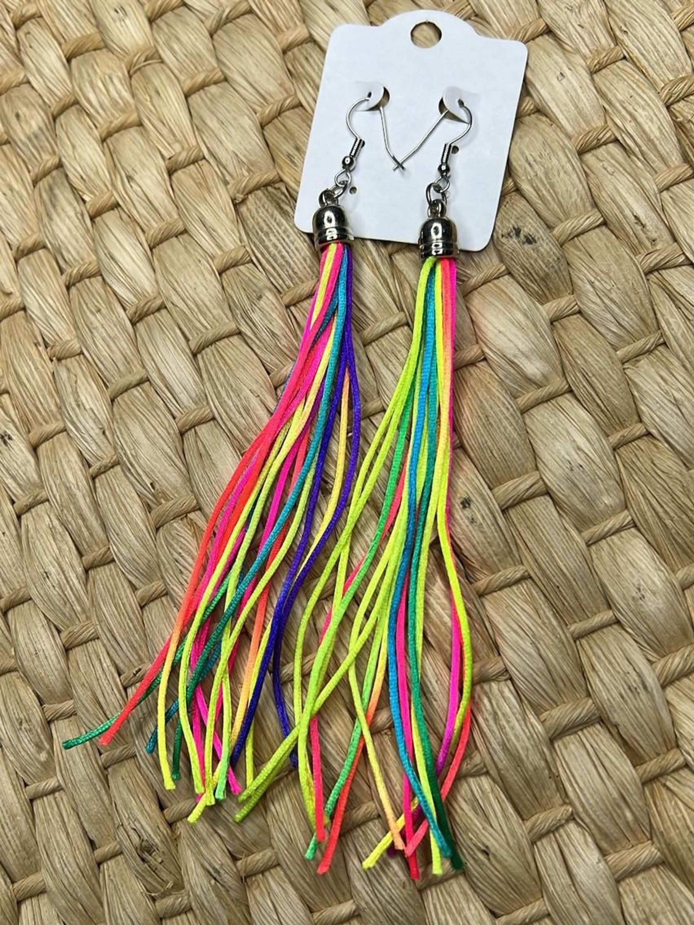 brincos com penas carnaval