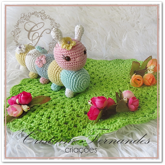 Centopeia amigurumi pequena