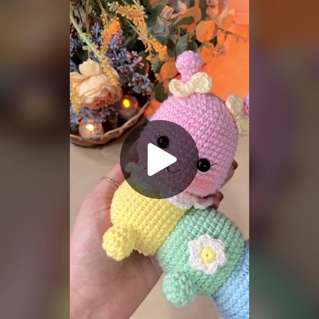 Centopeia amigurumi colorida