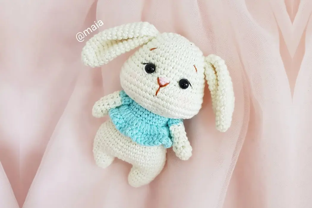 coelhinha de páscoa em crochê