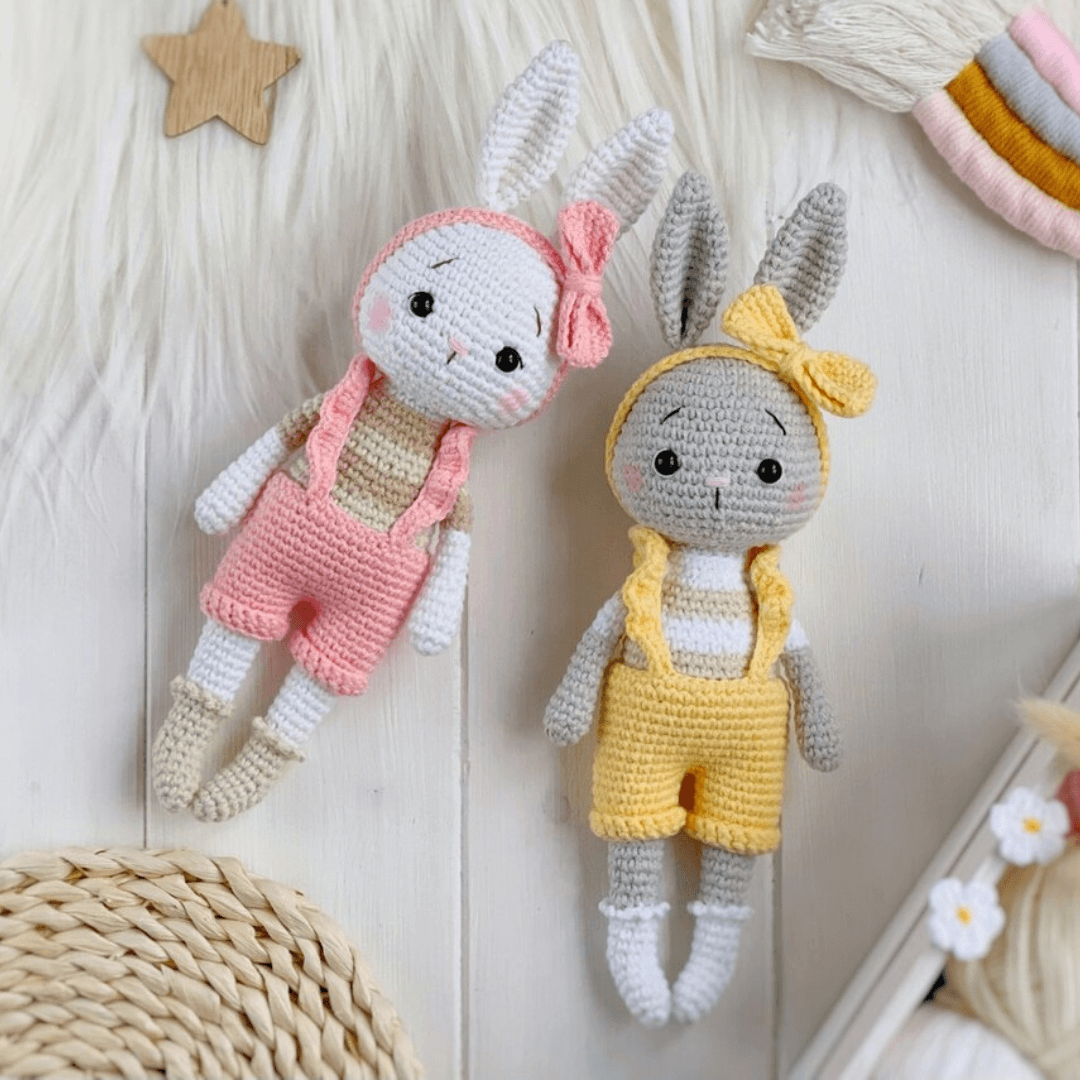 boneca coelhinha amigurumi