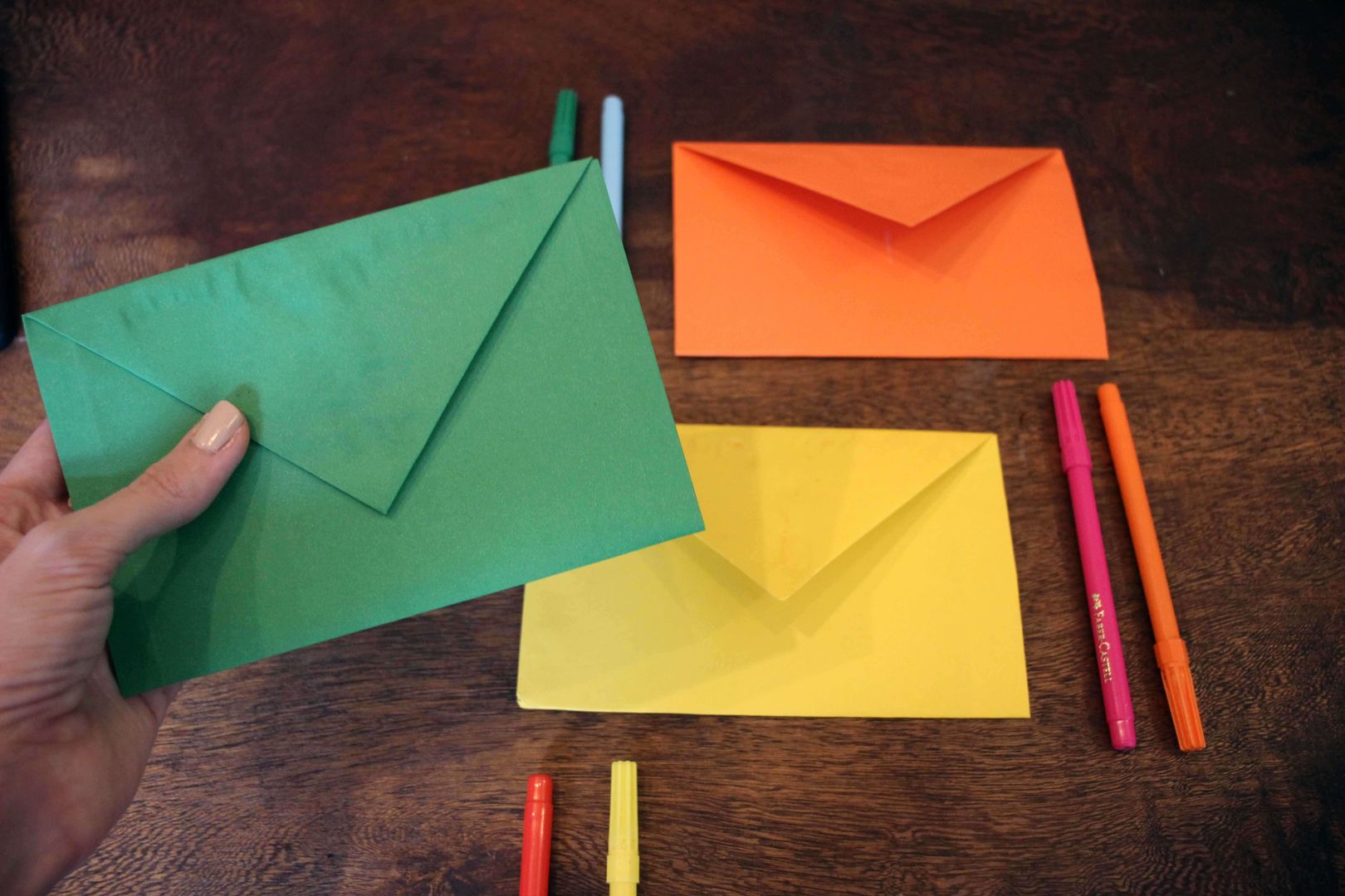 como fazer envelope de papel