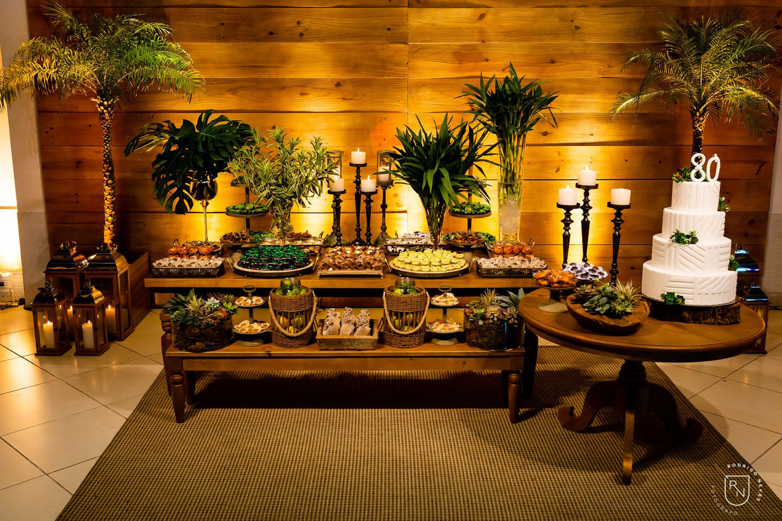 ideias decoração 80 anos mesa principal