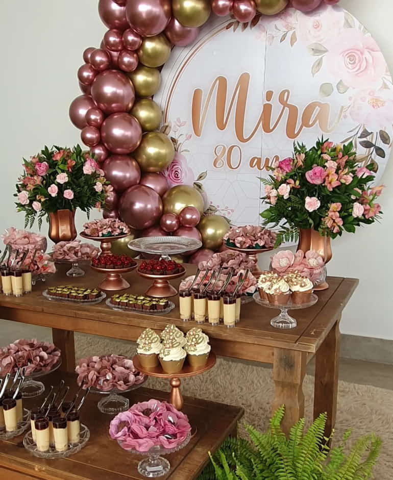 ideias decoração 80 anos mesa principal