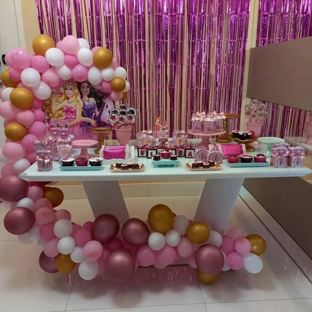 como fazer decoração barbie em casa