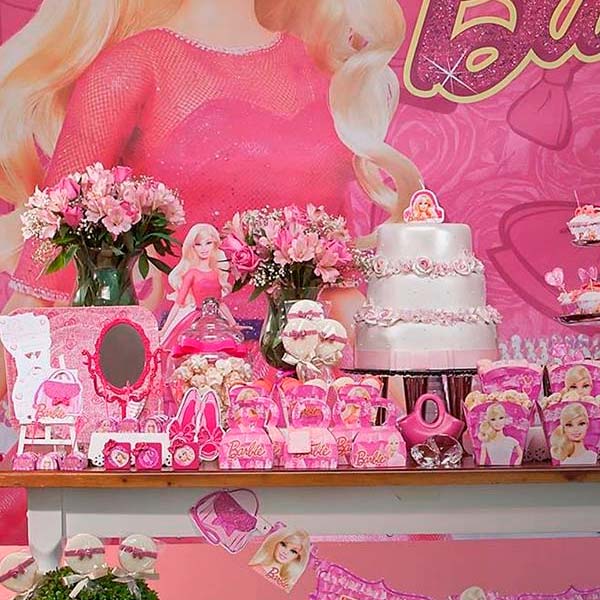 decoração barbie rosa e branco