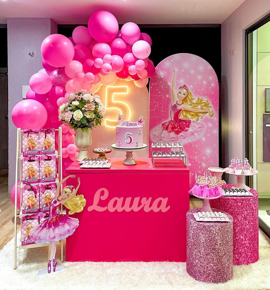 decoração barbie minimalista