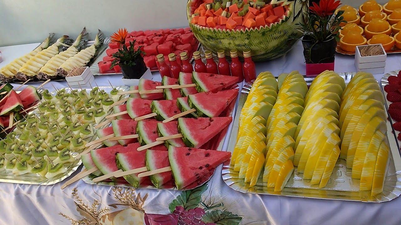 decoração mesa posta com frutas