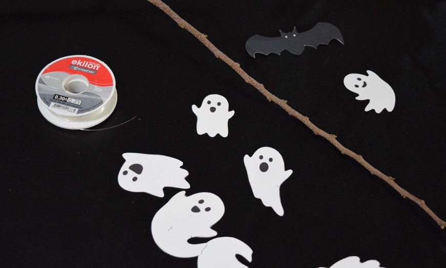 decoração de halloween com rolo de papel higiênico