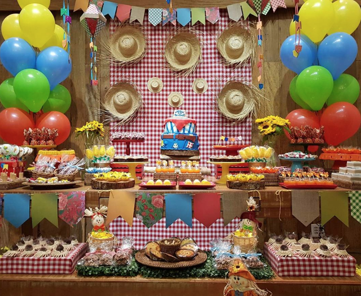 decoração mesa mesversário junino