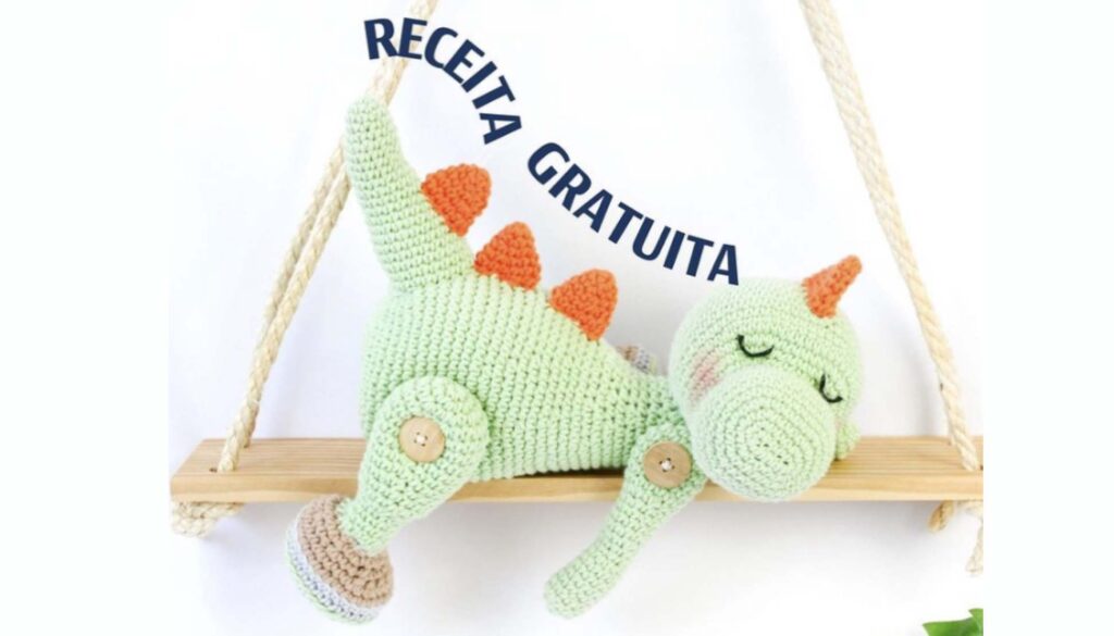 amigurumi dinossauro presente
