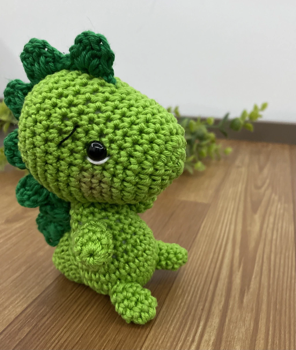 dinossauro amigurumi decorativo