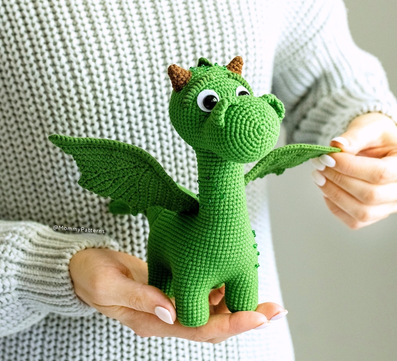 dragão amigurumi pequeno