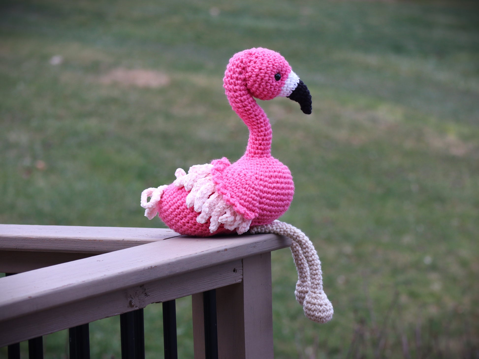 como fazer flamingo de crochê