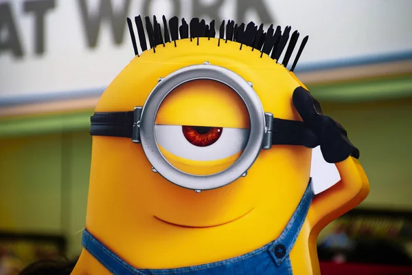 desenho minions pintado