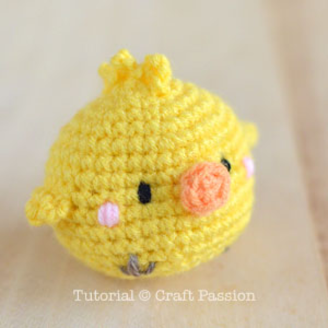 galinha amigurumi simples