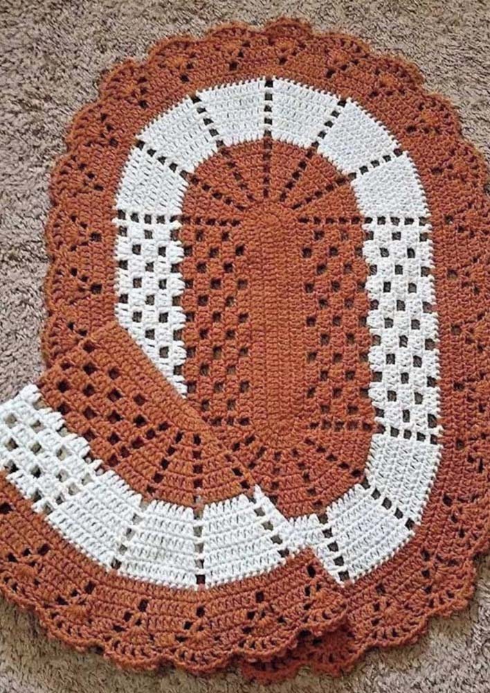 tapete de crochê oval gráfico simples