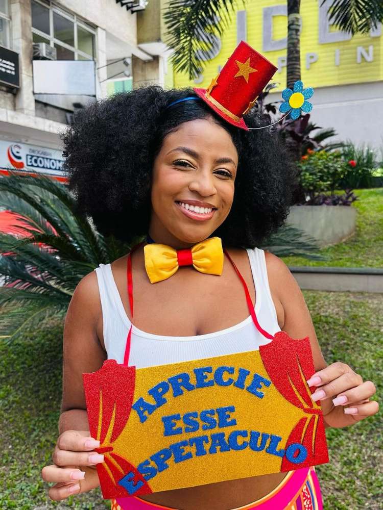 como fazer plaquinha de carnaval passo a passo