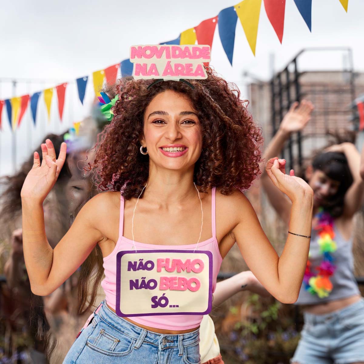 como fazer plaquinha de carnaval passo a passo