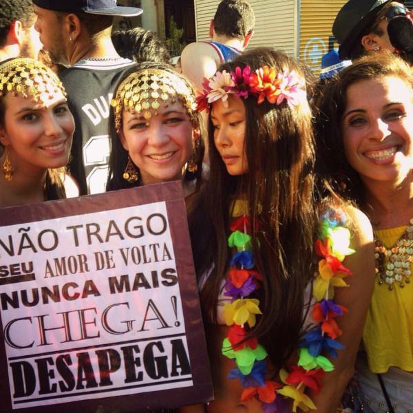 onde comprar plaquinha de carnaval barata