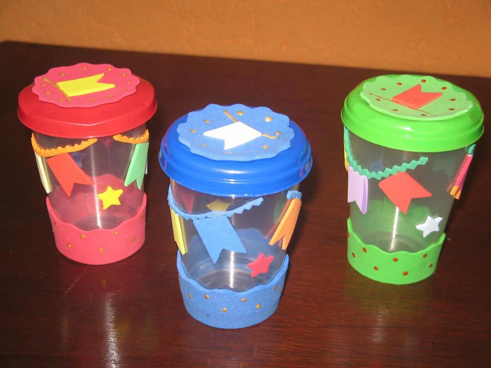 decoração de festa junina com garrafa pet