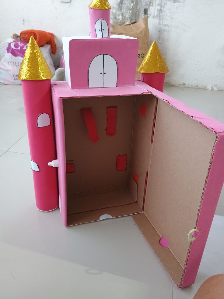 mochila maluca com papelão