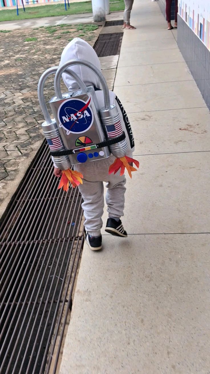 mochila escolar astronauta feminina